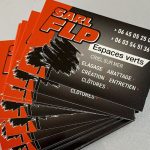 Photo d'une pile de cartes de visites personnalisées