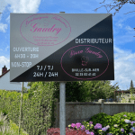 Photo d'un panneau pré enseigne